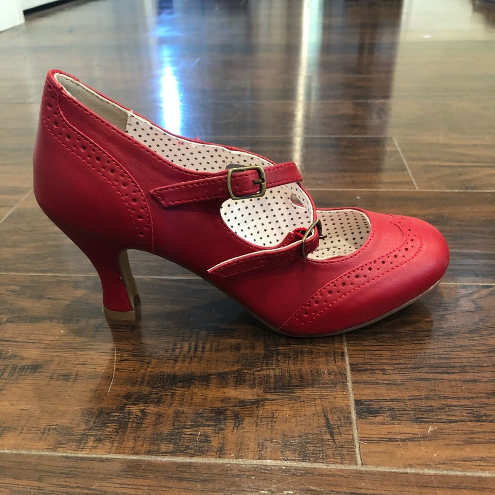 Red Pinup Couture Maryjane Kitten Heels Size 8